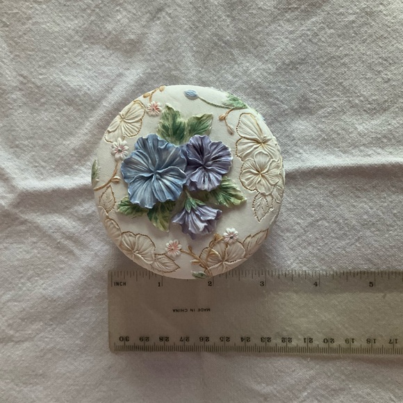 Vintage Morning Glory Keepsake Trinket Box - Picture 12 of 12
